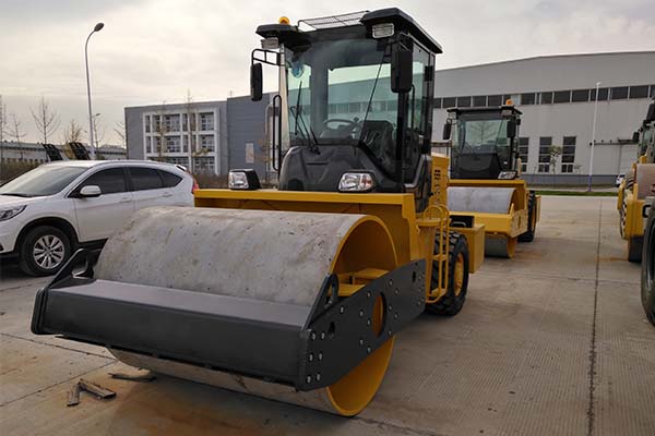 振動<a href='http://www.alleventpro.com' target='_blank'>壓路機</a>